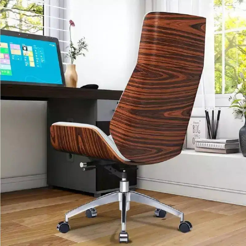 Fauteuil de bureau de direction à dossier haut avec dossier en bois courbé noyer et assise en similicuir, base pivotante et roulante