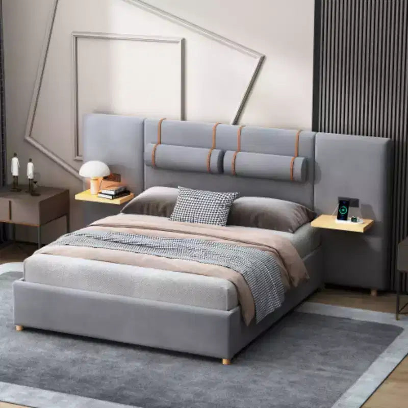 Lit plateforme capitonné en velours Queen-Size avec deux prises, ports de chargement USB, oreillers de chevet et étagères de rangement
