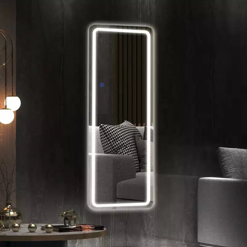 Miroir rectangulaire moderne sans cadre de 20 po L x 63 po H avec coins arrondis, couleur argent