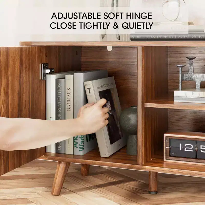 Meuble TV Noyer pour Téléviseurs jusqu'à 65 Pouces, Console TV Mid-Century avec Portes à Lattes, Grandes Étagères de Rangement, Meuble TV Moderne en Bois